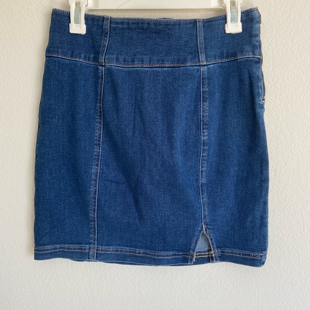 New so women denim mini skirt ，size 9/29w